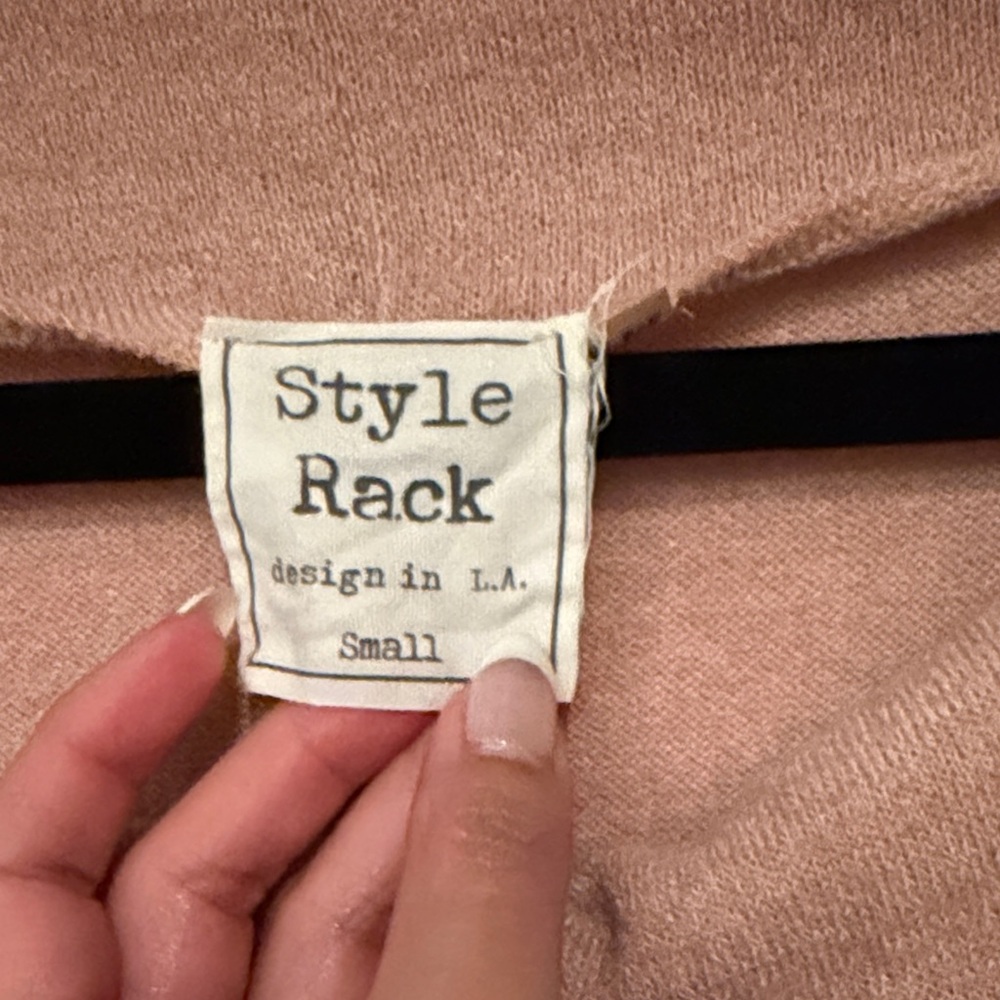 Style Rack Soft Pink Knit Sweater - Picture 2 of 3